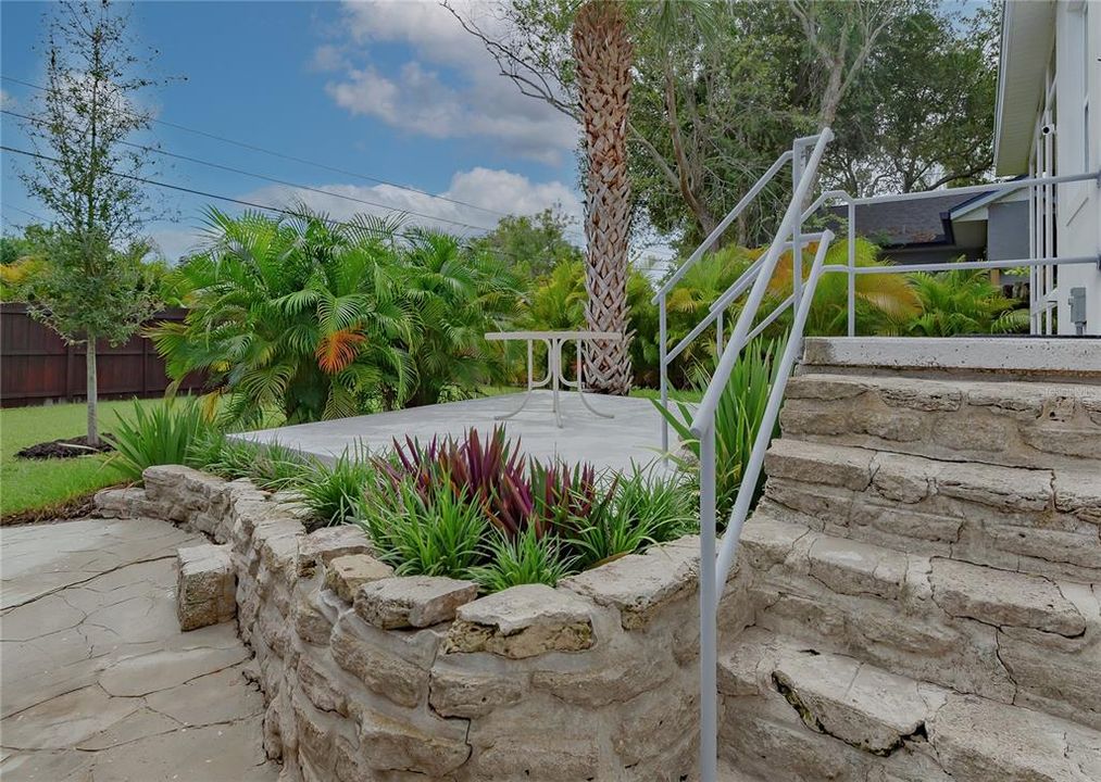 For Rent: $3,850 (2 beds, 1 baths, 1444 Square Feet)