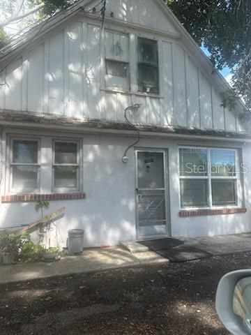 For Sale: $239,900 (2 beds, 2 baths, 832 Square Feet)