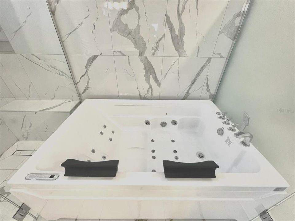 En Renta: $7,500 (6 camas, 6 baños, 5174 Pies cuadrados)