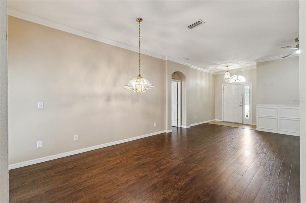 En Venta: $539,000 (5 camas, 4 baños, 2616 Pies cuadrados)