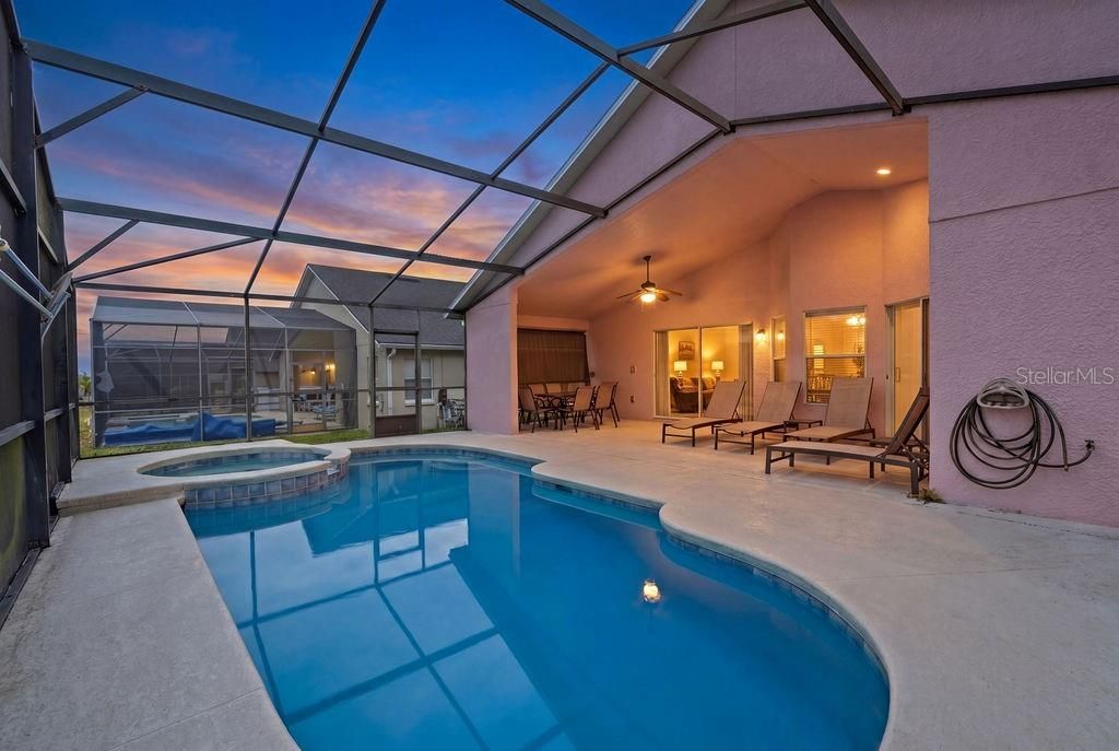 En Venta: $429,900 (4 camas, 3 baños, 1915 Pies cuadrados)