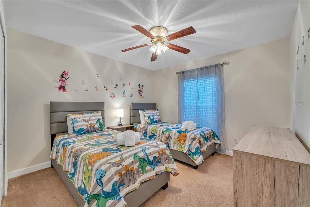 En Venta: $429,900 (4 camas, 3 baños, 1915 Pies cuadrados)