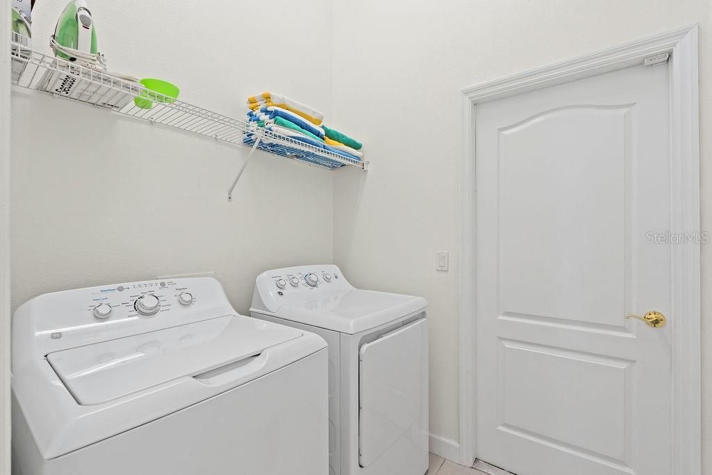 En Venta: $429,900 (4 camas, 3 baños, 1915 Pies cuadrados)