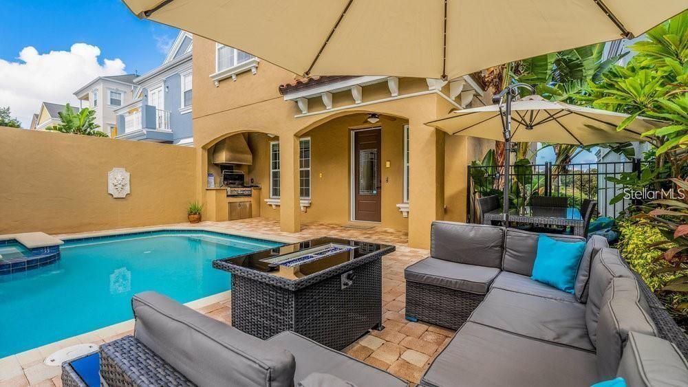 For Sale: $695,000 (4 beds, 4 baths, 3090 Square Feet)