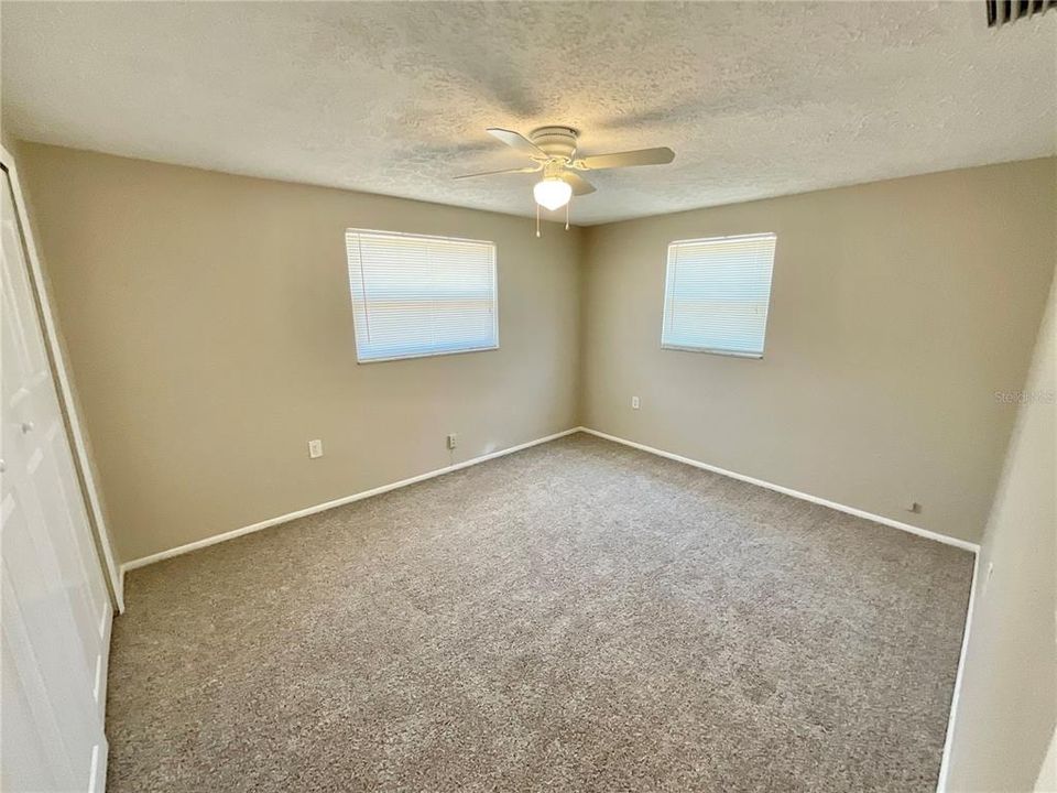 出租: $1,575 (2 贝兹, 1 浴室, 976 平方英尺)