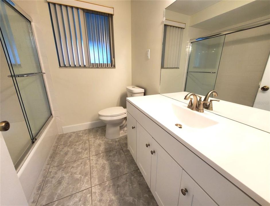 En Venta: $242,900 (2 camas, 2 baños, 1147 Pies cuadrados)