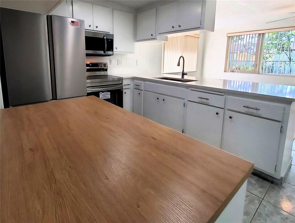 En Venta: $242,900 (2 camas, 2 baños, 1147 Pies cuadrados)