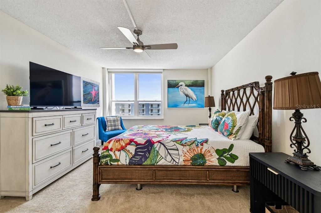 For Sale: $421,960 (2 beds, 2 baths, 1370 Square Feet)