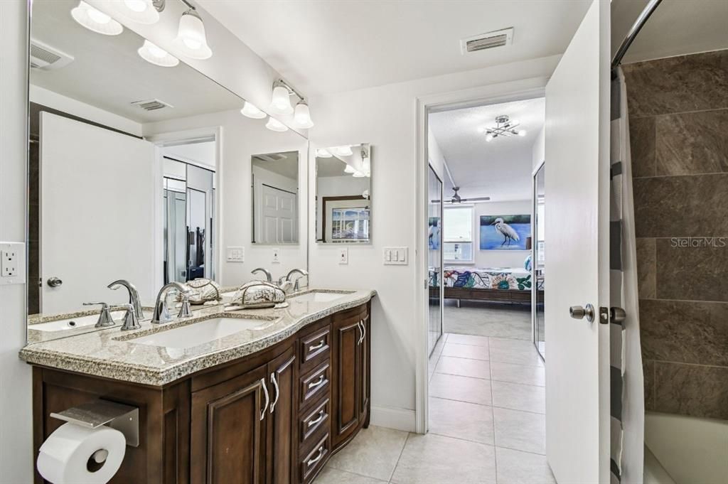 For Sale: $421,960 (2 beds, 2 baths, 1370 Square Feet)