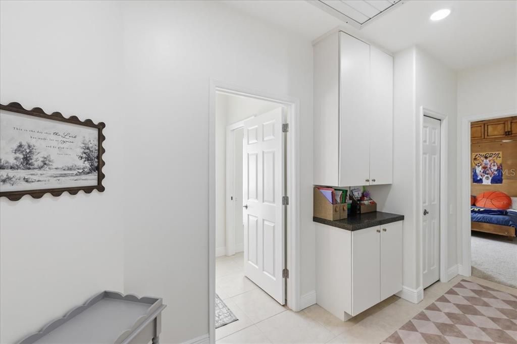 En Venta: $649,000 (4 camas, 3 baños, 2832 Pies cuadrados)