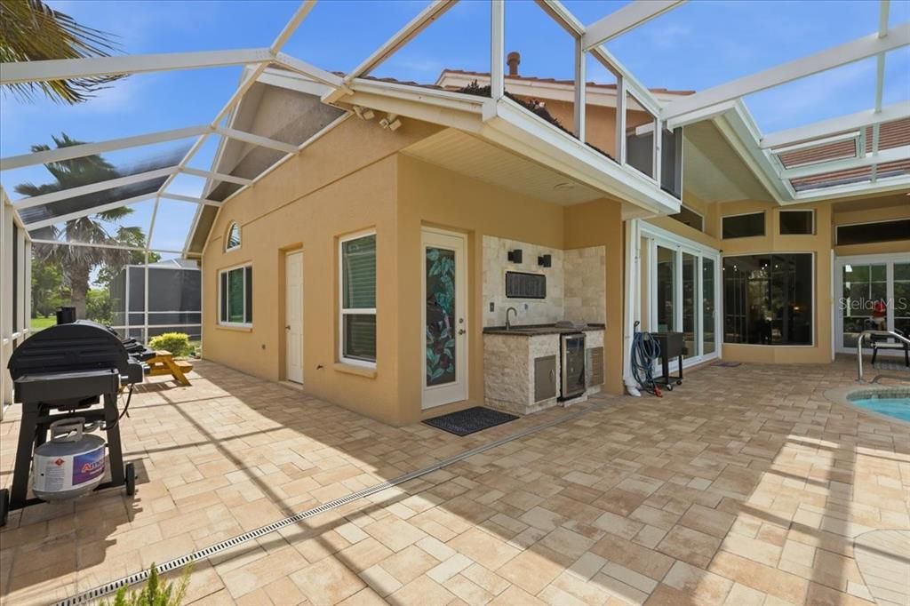 En Venta: $649,000 (4 camas, 3 baños, 2832 Pies cuadrados)
