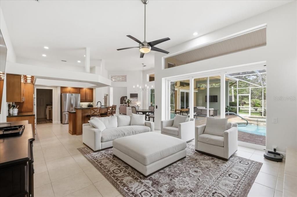 En Venta: $649,000 (4 camas, 3 baños, 2832 Pies cuadrados)