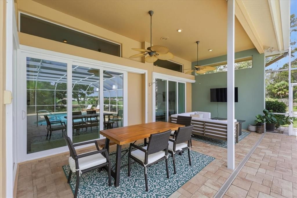 En Venta: $649,000 (4 camas, 3 baños, 2832 Pies cuadrados)