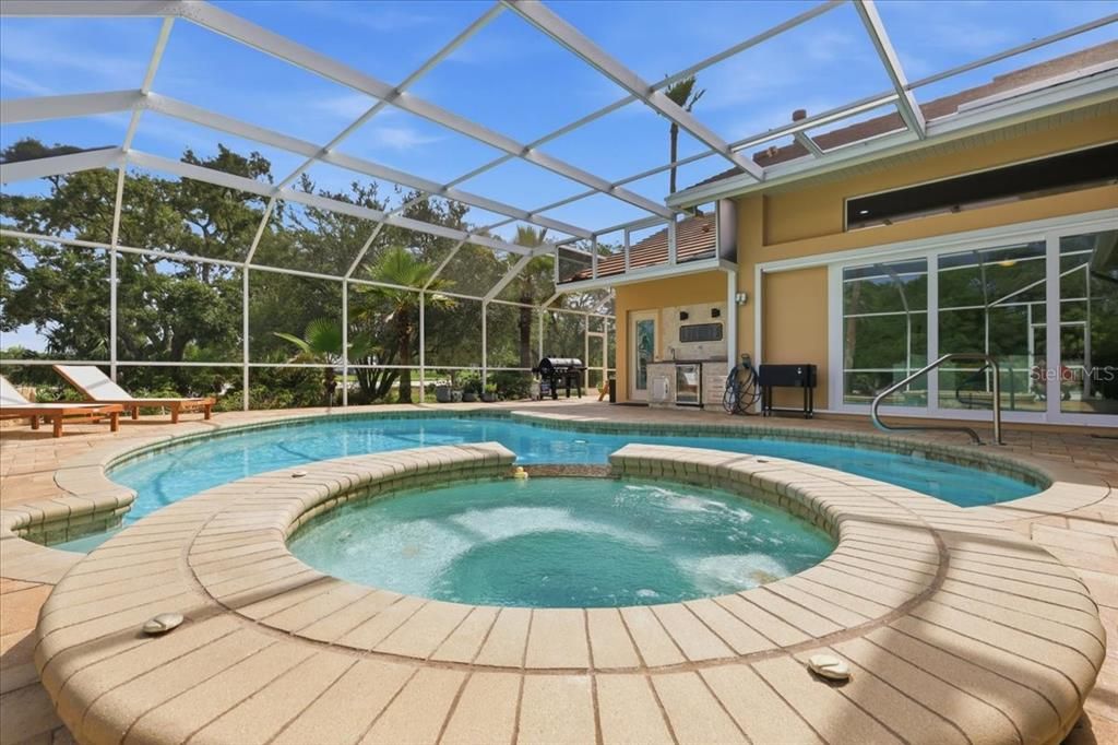 En Venta: $649,000 (4 camas, 3 baños, 2832 Pies cuadrados)