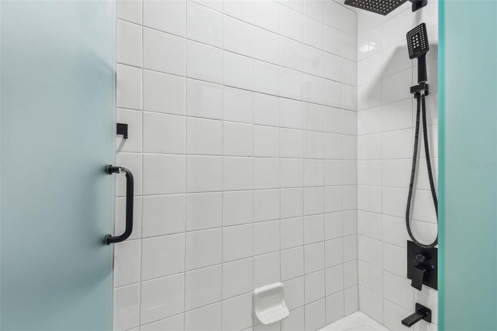 For Rent: $2,950 (4 beds, 2 baths, 1870 Square Feet)