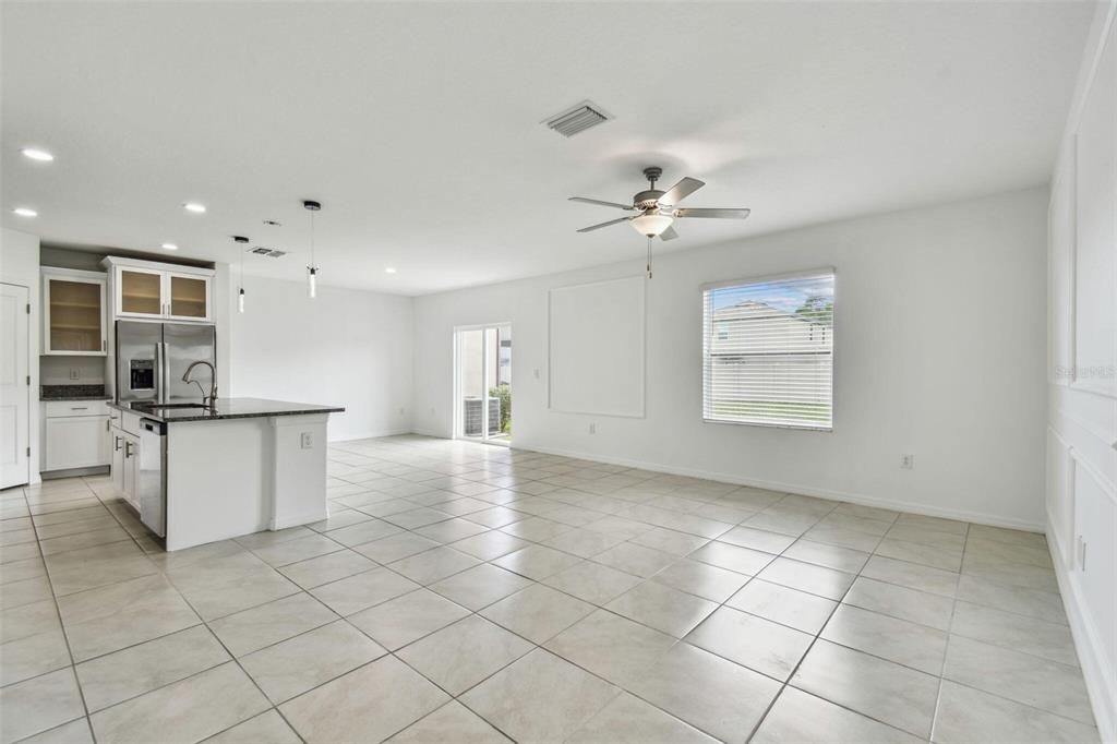 For Rent: $2,950 (4 beds, 2 baths, 1870 Square Feet)