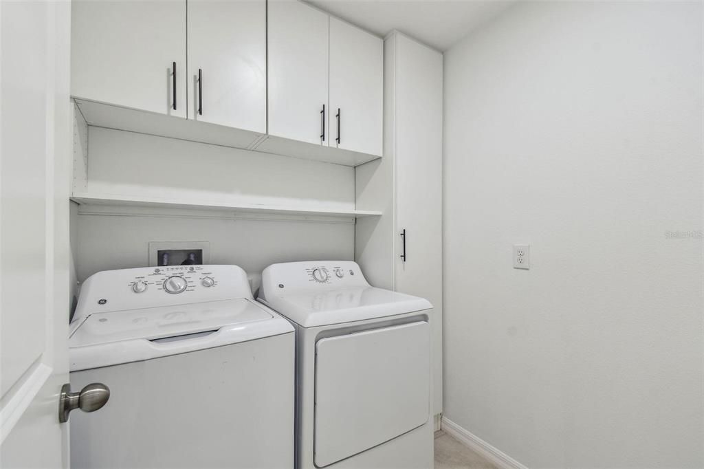For Rent: $2,950 (4 beds, 2 baths, 1870 Square Feet)