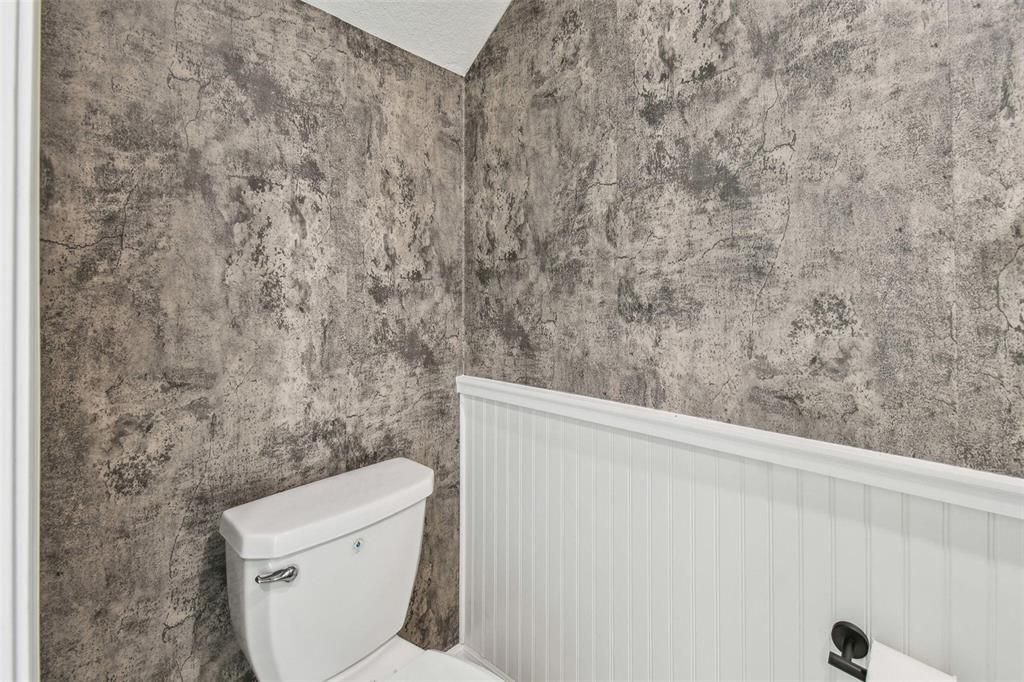 For Rent: $2,950 (4 beds, 2 baths, 1870 Square Feet)