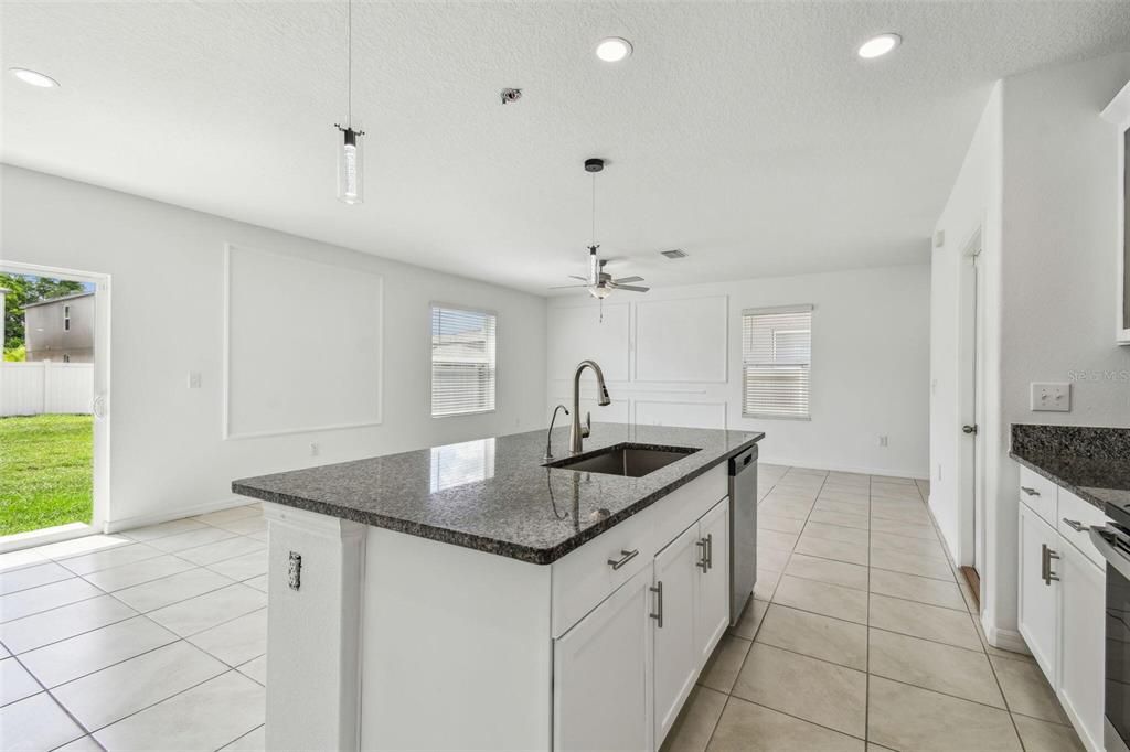 For Rent: $2,950 (4 beds, 2 baths, 1870 Square Feet)