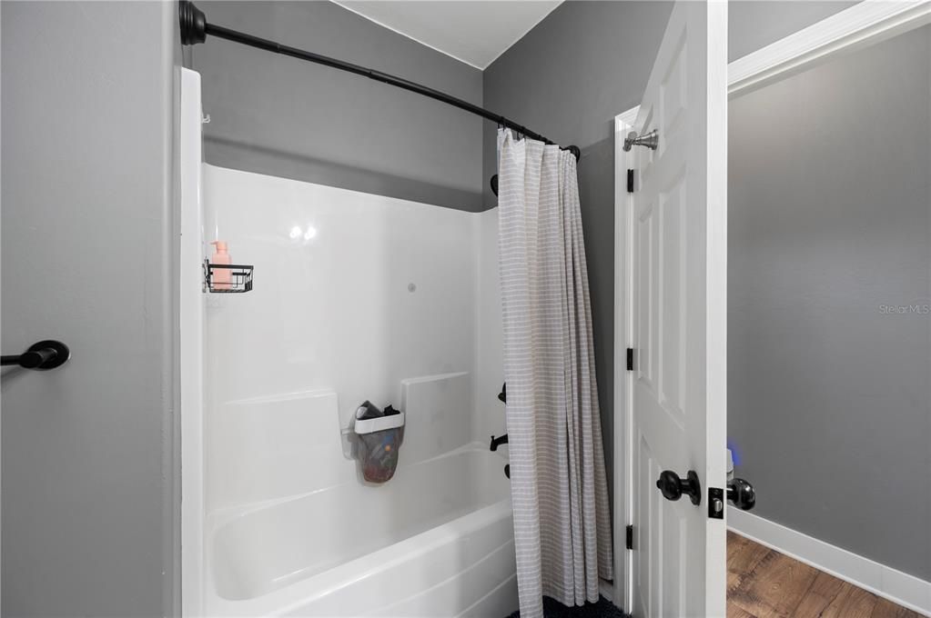 For Sale: $325,000 (4 beds, 2 baths, 1957 Square Feet)