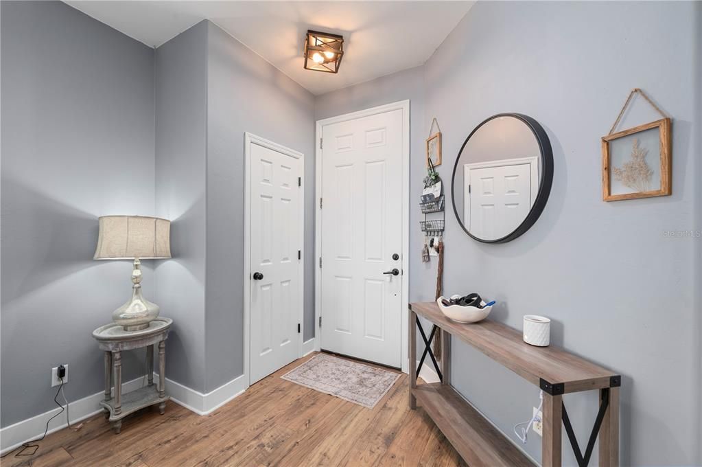 For Sale: $325,000 (4 beds, 2 baths, 1957 Square Feet)