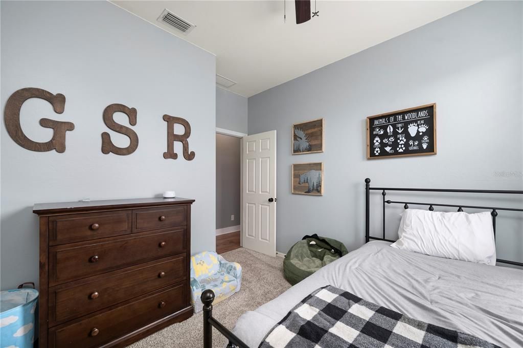 For Sale: $325,000 (4 beds, 2 baths, 1957 Square Feet)