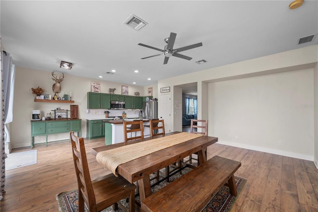 For Sale: $325,000 (4 beds, 2 baths, 1957 Square Feet)