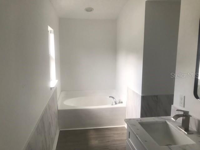 For Sale: $399,900 (4 beds, 2 baths, 2142 Square Feet)