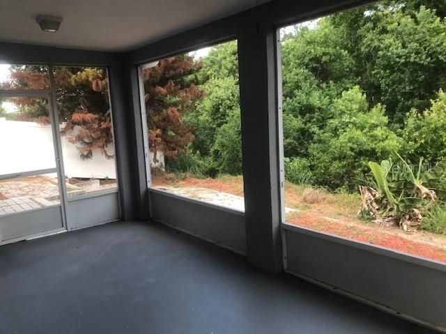 For Sale: $399,900 (4 beds, 2 baths, 2142 Square Feet)