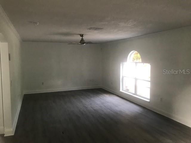 For Sale: $399,900 (4 beds, 2 baths, 2142 Square Feet)