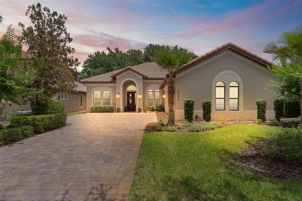 For Sale: $689,000 (4 beds, 2 baths, 1932 Square Feet)
