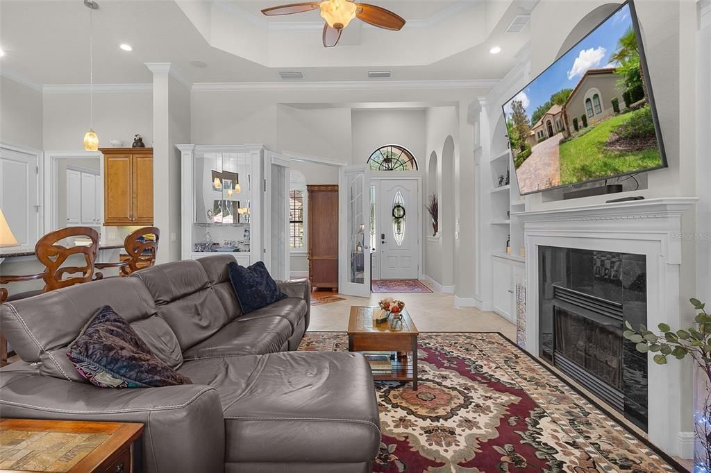For Sale: $689,000 (4 beds, 2 baths, 1932 Square Feet)