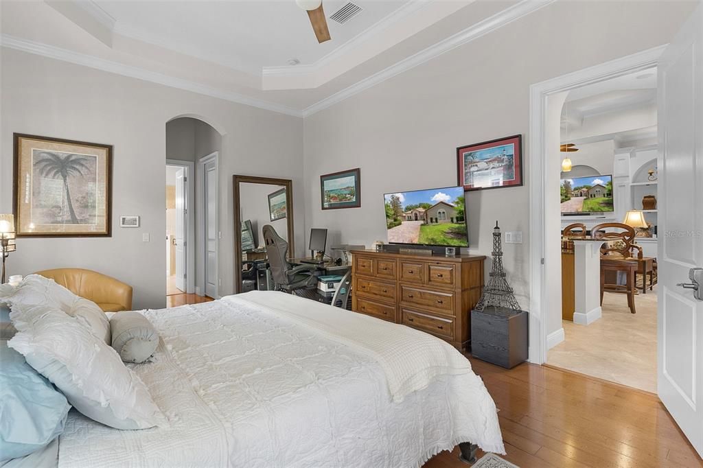 For Sale: $689,000 (4 beds, 2 baths, 1932 Square Feet)