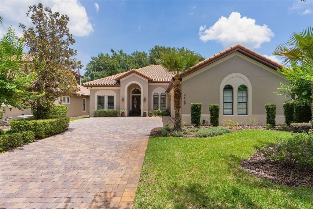 For Sale: $689,000 (4 beds, 2 baths, 1932 Square Feet)
