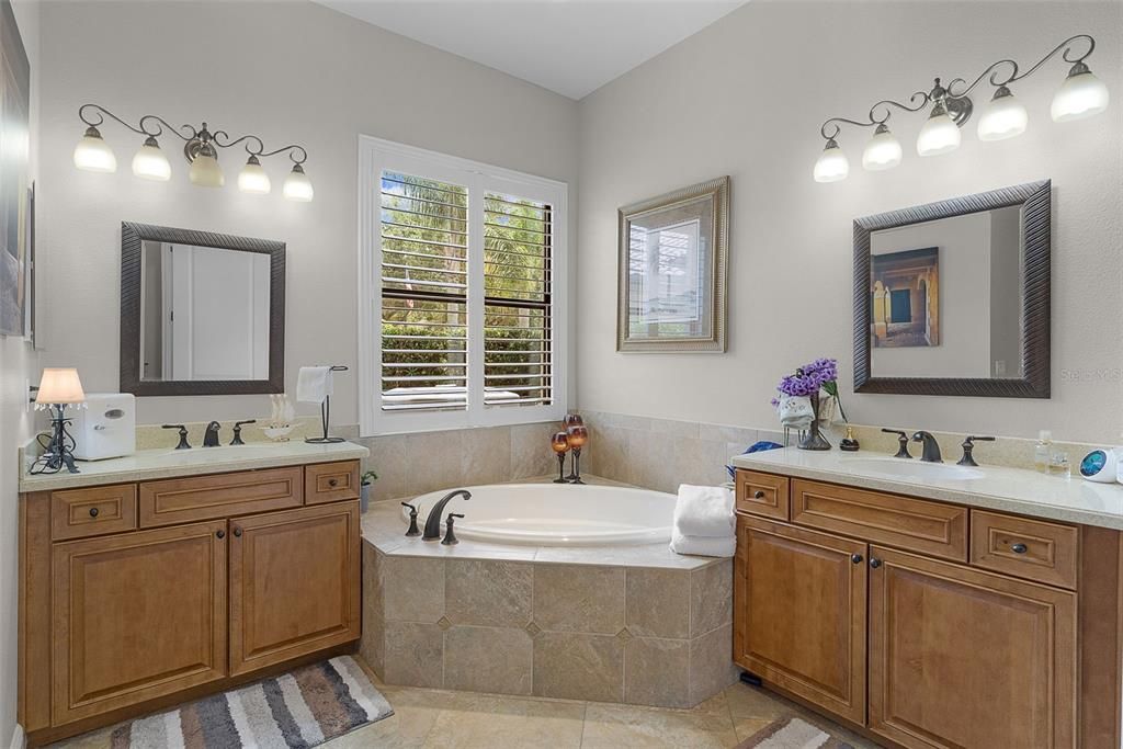 For Sale: $689,000 (4 beds, 2 baths, 1932 Square Feet)