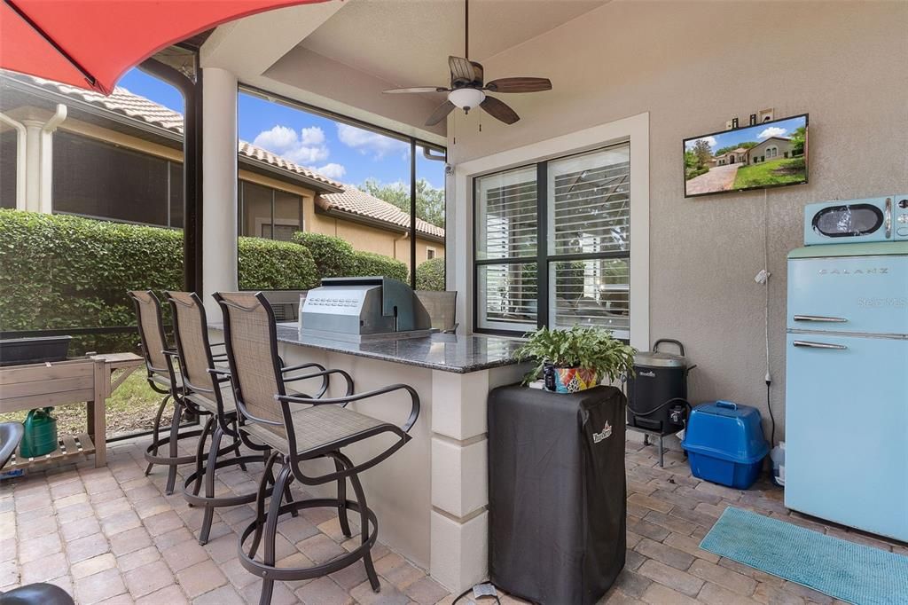 For Sale: $689,000 (4 beds, 2 baths, 1932 Square Feet)