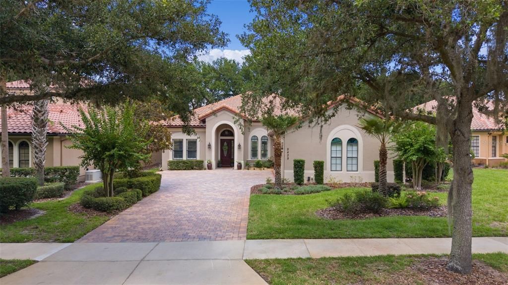 For Sale: $689,000 (4 beds, 2 baths, 1932 Square Feet)