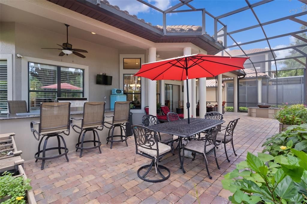 For Sale: $689,000 (4 beds, 2 baths, 1932 Square Feet)