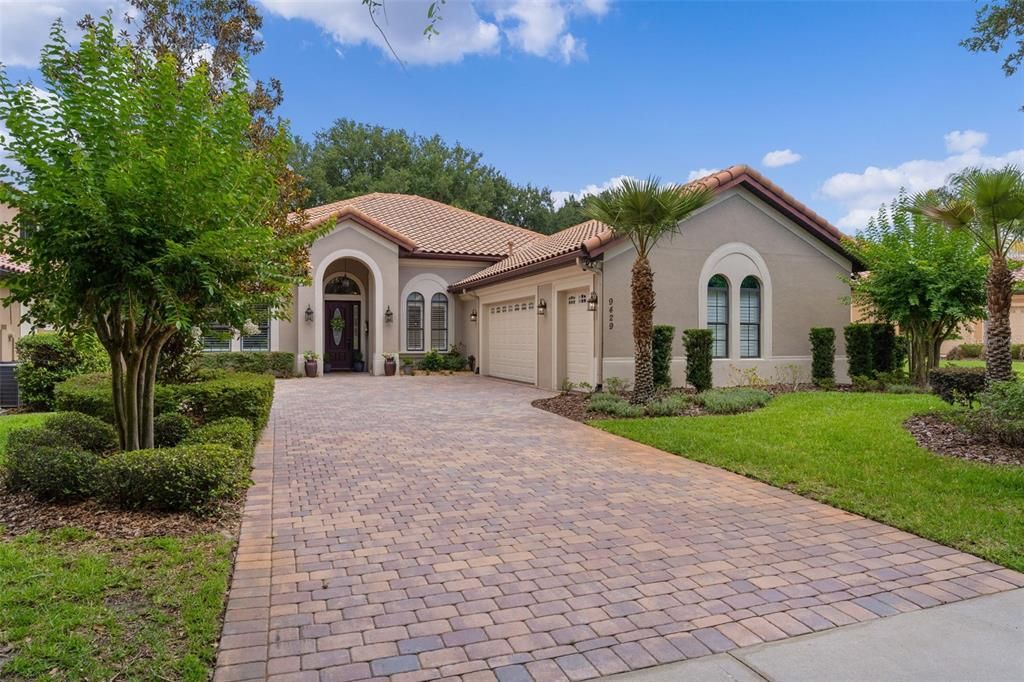 For Sale: $689,000 (4 beds, 2 baths, 1932 Square Feet)