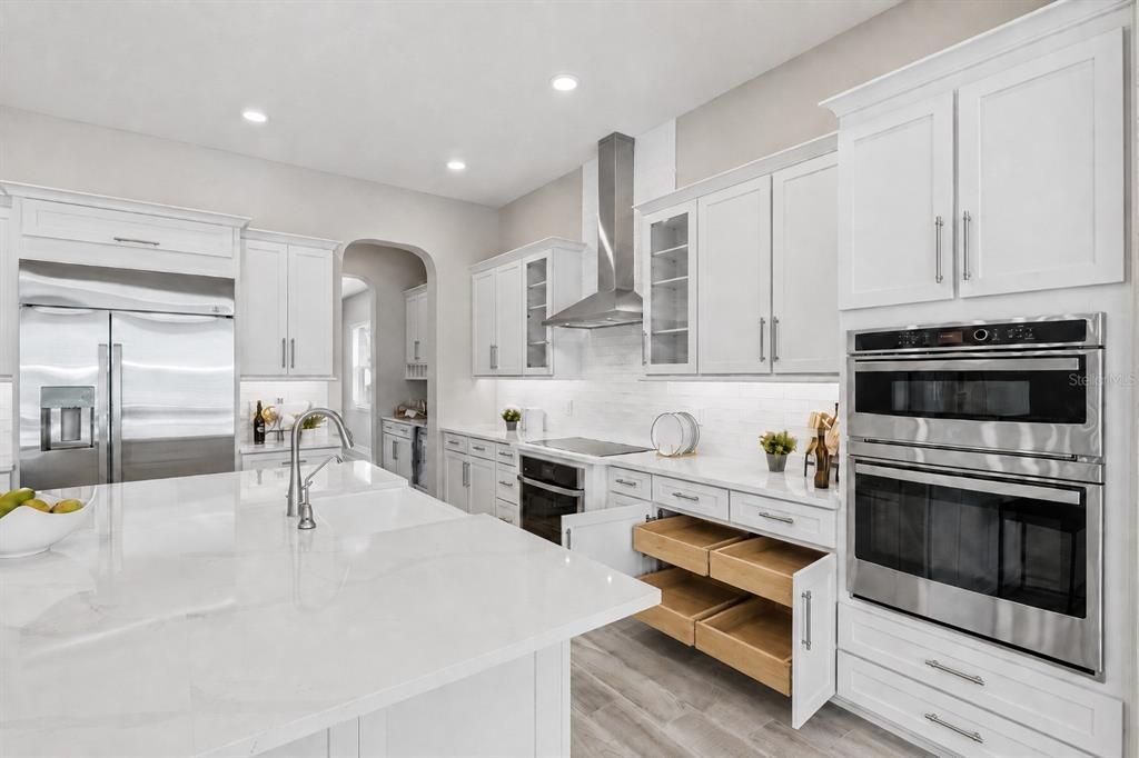 Active With Contract: $1,599,999 (6 beds, 4 baths, 5629 Square Feet)