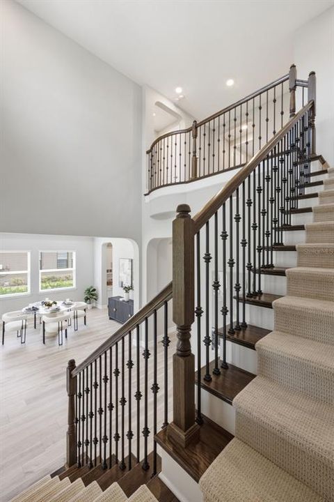 Active With Contract: $1,599,999 (6 beds, 4 baths, 5629 Square Feet)