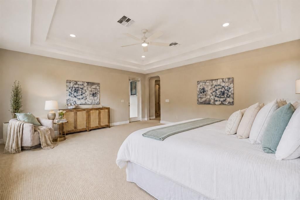 Active With Contract: $1,599,999 (6 beds, 4 baths, 5629 Square Feet)