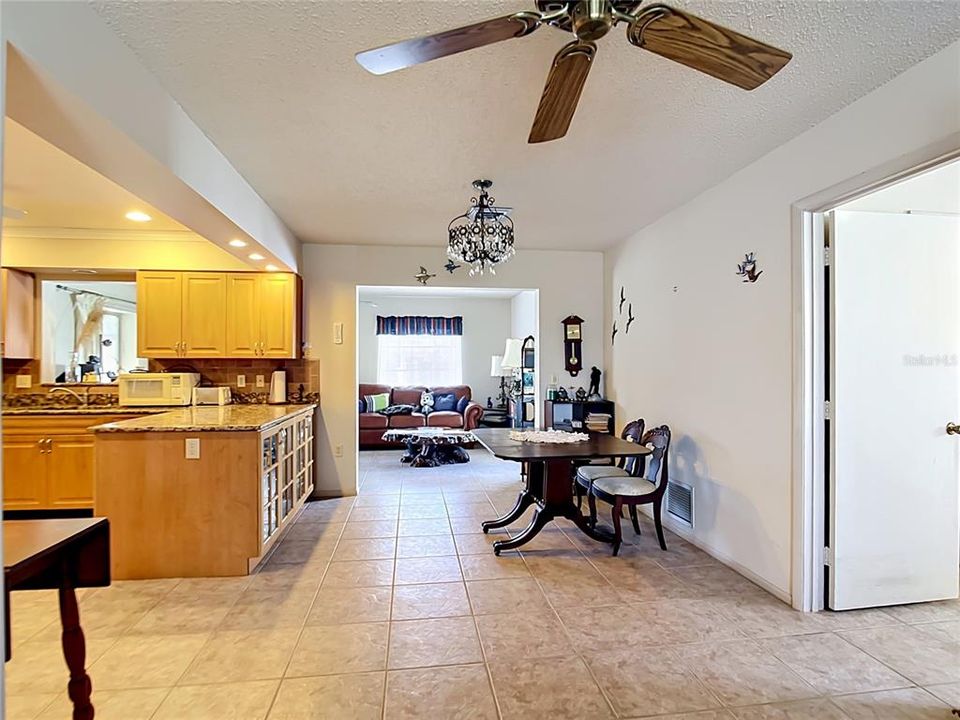 Active With Contract: $279,000 (2 beds, 2 baths, 1509 Square Feet)
