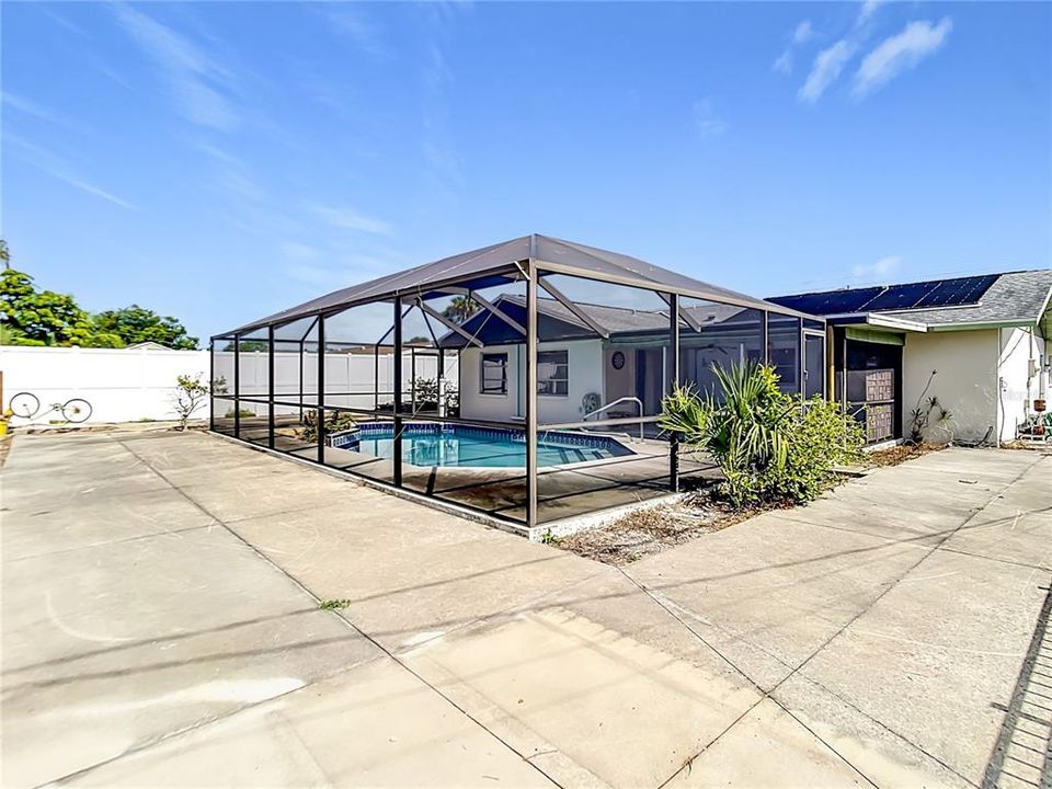 Active With Contract: $279,000 (2 beds, 2 baths, 1509 Square Feet)