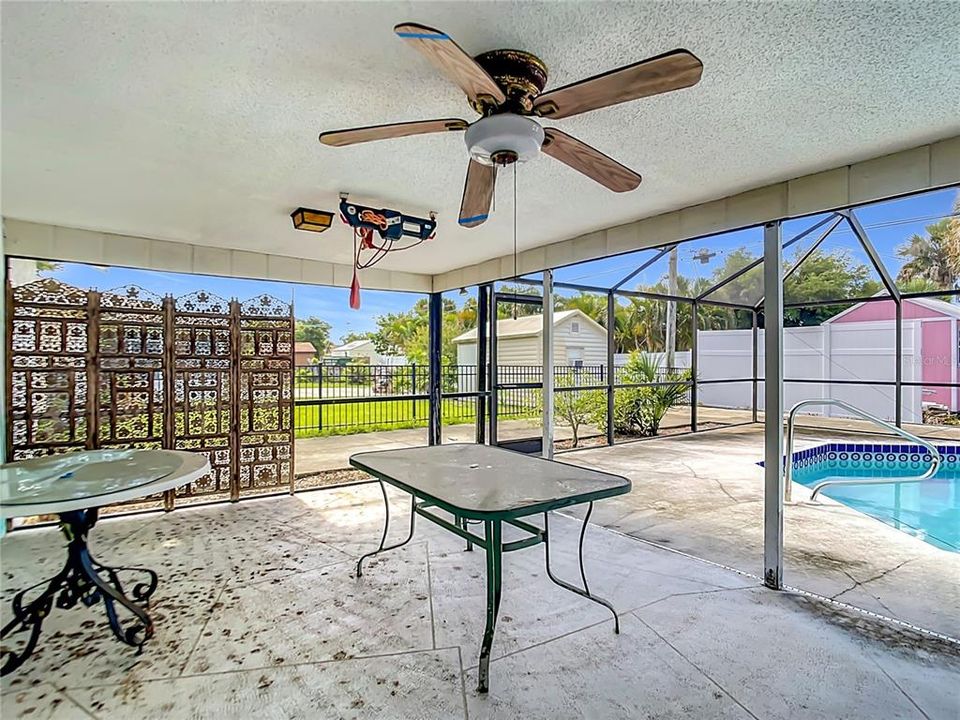 Active With Contract: $279,000 (2 beds, 2 baths, 1509 Square Feet)