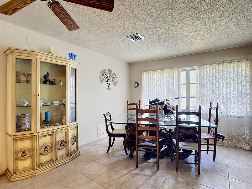 Active With Contract: $279,000 (2 beds, 2 baths, 1509 Square Feet)