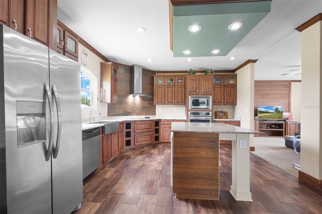For Sale: $398,000 (4 beds, 3 baths, 2548 Square Feet)