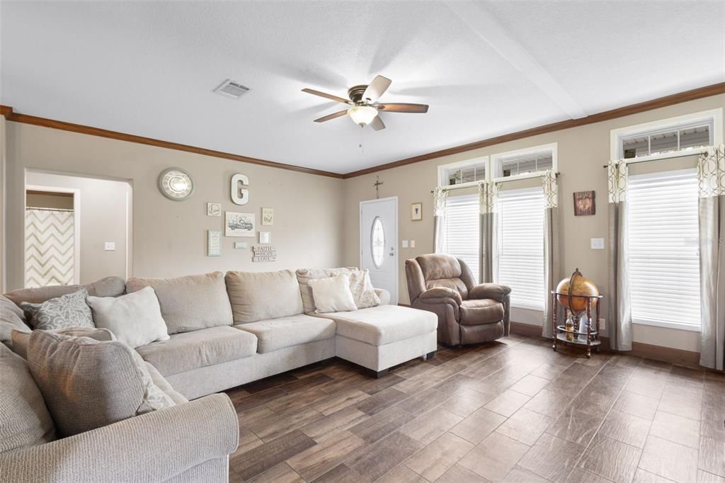 For Sale: $398,000 (4 beds, 3 baths, 2548 Square Feet)
