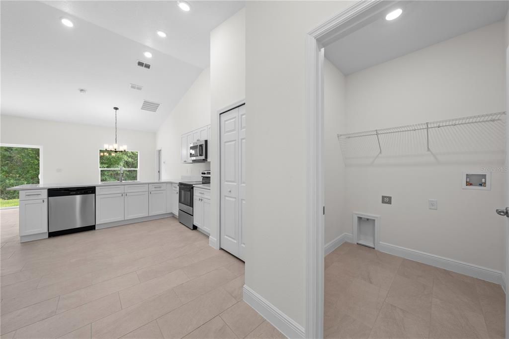 For Sale: $384,900 (4 beds, 2 baths, 1647 Square Feet)