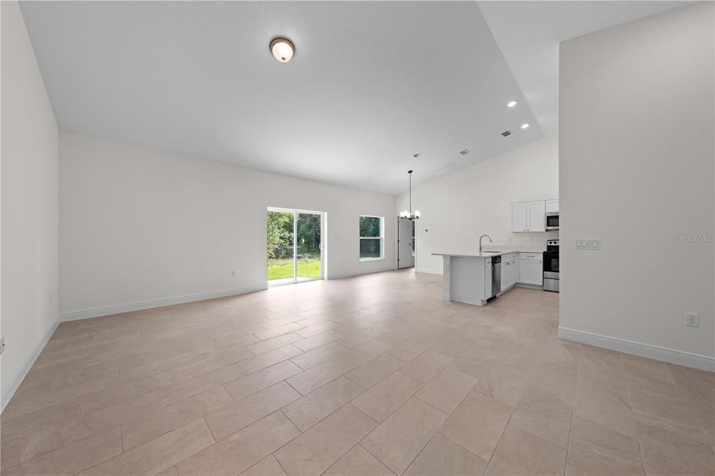 For Sale: $384,900 (4 beds, 2 baths, 1647 Square Feet)